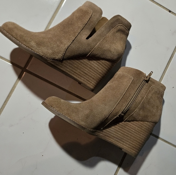 Lucky Brand Tan Taupe Brown Leather Boots Ankle Booties Heel Shoes - Picture 3 of 12